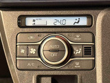 車内空調は&rdquo;AUTOエアコン&rdquo;にお任せ。運転に集中出来ますよ!