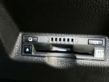 高速道路を賢く使うETC2.0装備です。高速道路とクルマが情報を連携して渋滞の迂回ルートや災害時の適切な誘導をしてくれたりします。