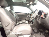 楽な姿勢で座ることが出来るので長時間の運転でも疲れにくいですし体もぶれにくいですよ。
