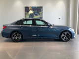 シンプルでありながら洗練されたボディラインが、BMWらしい美しさを際立たせています。