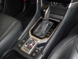 電動パーキングブレーキ・ブレーキホールドを装備してます。ホールド機能は信号待ちが多い一般道で疲労軽減になり、大好評です!