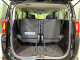 普段のお買い物や通勤、送迎等に十分な荷室スペースを確保しております。セカンドシートを倒すと、大きな荷物の積載も可能です♪