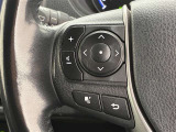 運転中、オーディオの操作をしてて、ハッとしたことはありませんか?ステアリングスイッチは、運転中でもハンドルでオーディオの操作が可能です。安全なドライブをサポートします。