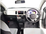 オシャレなインテリアで運転する気分も盛り上がりますよね^^