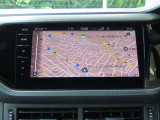 ディスカバーメディア搭載。「VW Connect」というeSIMが内蔵された画期的なシステムです。地図データなど自動で情報を更新することができるのが大きな魅力。なお、CD/DVDは廃止されてます