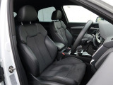 Audi車はどの車種も全てレザーハンドルです。そこにはAudiのこだわりがあり質感の高いレザーでしっかりと手に馴染み、高級感を演出します。