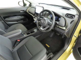 シンプルで使いやすいデザインの運転席です。