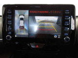 バックモニター付きで慣れない駐車場や車庫入れをサポートします。