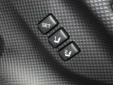 運転席のパワーシートは2名様分までメモリー機能付きです。