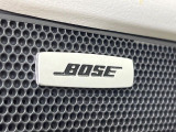 【BOSEサウンドシステム】メーカーオプションの高品位サウンドシステムを搭載。専用のチューニングが施された大小様々なスピーカーから良質なサウンドが奏でられ、臨場感あふれる音響空間を演出します。