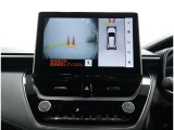 パノラミックビューモニター装備!トップビュー&フロントビュー・車両に取り付けたフロント、サイド、バックカメラの映像を合成して画面上に表示させることで、低速時の運転を補助する装置です。