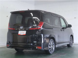 大き過ぎず、小さ過ぎず、運転もし易くシートアレンジも多彩で、どの世代の方にも気に入って頂けるお車です♪