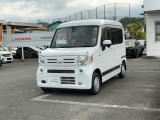 雨の日は中古車は選びにくいですよね。でも当店なら安心です。電話予約を頂ければ屋根下へ移動させて頂きます。雨でもじっくりご検討いただけます。