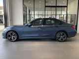 シンプルでありながら洗練されたボディラインが、BMWらしい美しさを際立たせています。