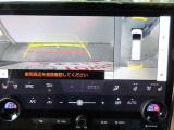車両を上から見たような映像をディスプレイオーディオ画面に表示するパノラミックビューモニター
