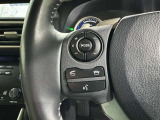 ステアリングスイッチ装備!運転しながら手元でオーディオの操作などができます。