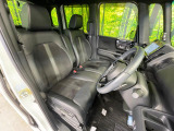 運転席シート廻りは使用感も少なく、良好な状態となっています。丁寧に使われていたことがよくわかりますね。