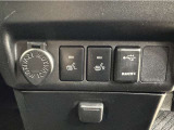 シートヒーター装備!エアコンに比べて暖まるスピードが速いので冬でも快適に過ごせます