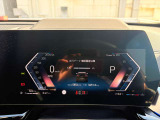 『運転』に対するBMWのこだわりはメーターパネルにも表れております。視野性の良いメーターパネルは疲労感の軽減と、運転の楽しさをもたらしてくれます。
