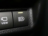 「オートHiビーム」のスイッチです。夜間走行時歩行者を発見しやすいHiビームが基本ですので、対向車や前方の車両を検知して自動で切替をしてくれます。