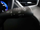 オートライト機能装備です!車外の明るさに応じて、自動的にライトの点灯・消灯をしてくれます♪