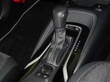 電動パーキングブレーキ・ブレーキホールドを装備してます。ホールド機能は信号待ちが多い一般道で疲労軽減になり、大好評です!