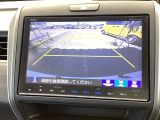 バックも安心のバックカメラ付いています。バックカメラがあると、いつでも安全にバックできますね。死角も減ります。