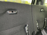 後部座席を上げれば背丈のある荷物も乗せれます。