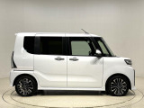 ドアは約90度に開くので荷物も積み込みやすく、乗り降りもしやすい♪ ロングドライブも快適に過ごせる工夫がいっぱいです♪♪