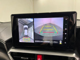 後方の死角をしっかりカバーする全周囲カメラ付き。駐車が苦手な方にも安心です。