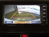 バックモニター付きです。モニターにはガイド線も表示されます。