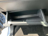 グローブボックス
