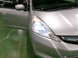 【HID】ディスチャージヘッドヘッドライトで夜間や雨天時のドライブを明るくサポート!省電力、耐久性にも優れています。