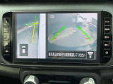 アラウンドビューモニターです。車の左側面の映像と前方の映像が見れますので、狭い道や幅寄せなどの時にご利用ください。