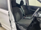 【前席シートヒーター】スイッチを入れてから素早く温まり、ずっと心地良い温かさが続きます♪