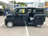 両側スライドドアなので、狭い駐車場でも乗り降りもラクラク♪