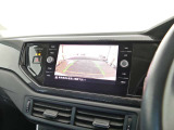 バックモニター搭載で車庫入れ安心!バック中の死角部分がモニターに映し出されるので安全性アップ!前後パークセンサーとバックカメラで車庫入れも安心です。