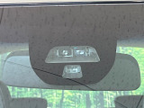【シティブレーキアクティブシステム】低速走行中に前方の車両等を認識し、衝突しそうな時は警報とブレーキで衝突回避と被害軽減をアシスト。より安全にドライブをお楽しみいただけます。