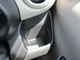 運転席で使用できるドリンクホルダーです。
