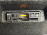 有料道路のレーン通過に便利なETC車載器を装着しています。ご利用にはセットアップが必要となります。