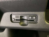 ハンドルの左下にETCがついています。高速道路の料金所の通過も楽々です。 カードの取り出しもしやすい場所についています。