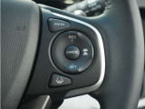 ◆アダプティブクルーズコントロール◆予め設定した車速内でクルマが自動的に加減速。前走車との適切な車間距離を維持しながら追従走行します。【LKAS】車線維持支援システムでステアリング操作を支援。