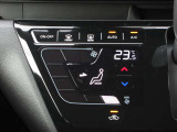 オートエアコンですので、車内を快適な空間に出来ます♪   操作はタッチパネル式ですので爪の長い方でも安心して操作して頂けます!