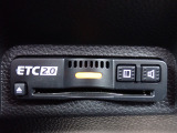 ■【ETC車載器】が装備されています。セットアップをしてお渡しとなり、ETCカードを差し込むだけで高速道路の利用が可能です。