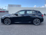 ご納車前には、BMWを熟知したメカニックによる100項目の点検・整備を行います。不具合箇所、交換時期に達している部品に関しましては、全て当社負担で交換してからのご納車となります。