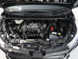 車にとって、とても大切な部分のエンジンルーム。綺麗に清掃済みで安心です。