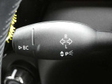 ウィンカーレバーとワイパーレバーが国産車とは左右逆になります!