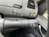暗い場所に行くと点灯し明るい場所に行くと消灯します オートライトつきです