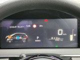 カラーディスプレイには運転をサポートするさまざまな情報を表示!