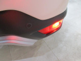 視界不良時の自車位置を後方の車両に認識を促すバックフォグを装備しています。